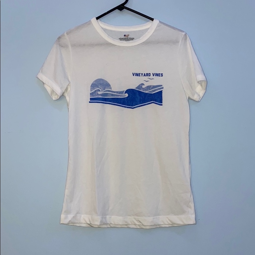 Vineyard vines wave tee